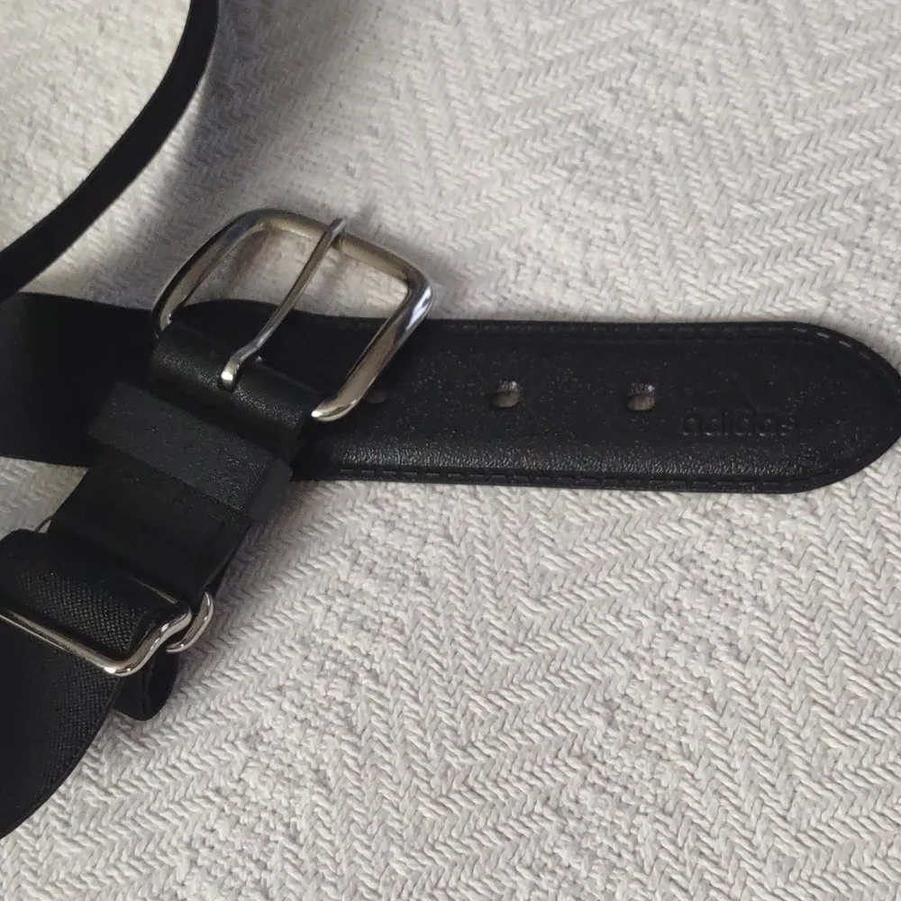 Rawlings Adjustable Belt, Black. New Without Tags.